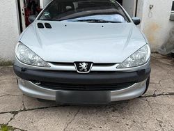 Silber Gebraucht 2002 Peugeot 206 Kleinwagen | 1.200 € (Fairer Preis)