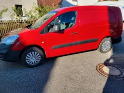 Rot Gebraucht 2016 Peugeot Partner Van / Kleinbus | 5.200 € (Teuer)