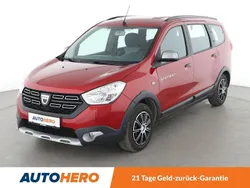 Rot Gebraucht 2019 Dacia Lodgy Stepway Van / Kleinbus | 15.410 € (Teuer)