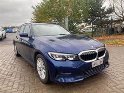 Blau Gebraucht 2020 BMW 320 Advantage Kombi | 15.500 € (Guter Preis)