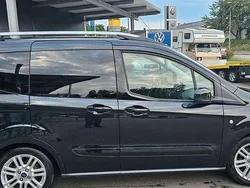 Schwarz Gebraucht 2015 Ford Tourneo Courier Titanium Van / Kleinbus | 7.999 € (Guter Preis)