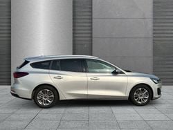 Diverse metallic Gebraucht 2024 Ford Focus Titanium X | 22.820 € (Superpreis)