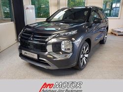 Grau Neu 2025 Mitsubishi Outlander P-HEV Top SUV | 56.650 € (Teuer)