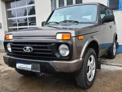 Braun Gebraucht 2017 Lada Urban SUV | 9.980 € (Fairer Preis)
