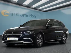 Schwarz Gebraucht 2022 Mercedes E300 Kombi | 37.349 € (Fairer Preis)