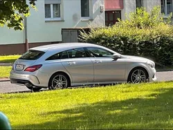 Silber Gebraucht 2016 Mercedes CLA220 Limousine | 16.000 €