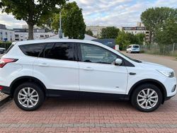 Weiß Gebraucht 2017 Ford Kuga Titanium SUV | 11.499 € (Fairer Preis)