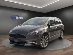 Grau Gebraucht 2016 Ford S-MAX Vignale Van / Kleinbus | 22.390 € (Fairer Preis)