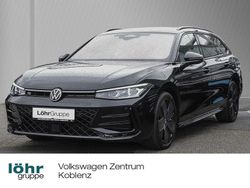Grenadillschwarz metallic Gebraucht 2024 VW Passat R-line Kombi | 41.980 € (Teuer)