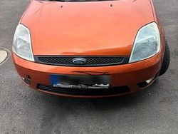 Orange Gebraucht 2002 Ford Fiesta Kleinwagen | 900 € (Fairer Preis)