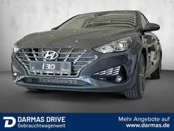 Grau Gebraucht 2023 Hyundai i30 Trend Limousine | 16.990 € (Guter Preis)