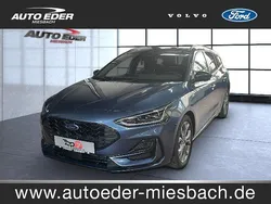 Chromablau (metallic) Gebraucht 2023 Ford Focus ST-Line Kombi | 26.400 € (Fairer Preis)