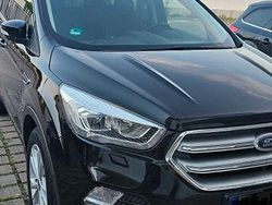 Schwarz Gebraucht 2019 Ford Kuga Titanium SUV | 12.500 € (Guter Preis)