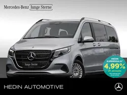Silber Gebraucht 2024 Mercedes V220 Style Van / Kleinbus | 61.285 € (Fairer Preis)