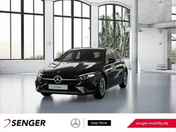 Lack kosmosschwarz Gebraucht 2024 Mercedes A200 Limousine | 30.670 € (Etwas zu teuer)