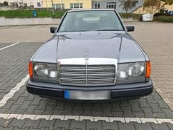 Grau Gebraucht 1989 Mercedes 300 Limousine | 12.900 €