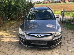Grau Gebraucht 2011 Hyundai i30 Classic Kombi | 3.999 € (Fairer Preis)
