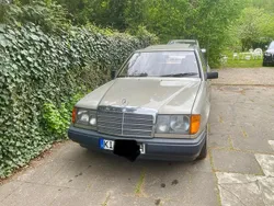 Gold Gebraucht 1988 Mercedes 200 Limousine | 8.650 €