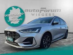 Silber Gebraucht 2024 Ford Focus ST-Line Limousine | 24.271 € (Guter Preis)