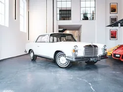 717 papyrusweiß Gebraucht 1970 Mercedes 280 SE Coupé | 73.900 €