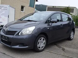 Grey metallic Gebraucht 2011 Toyota Verso Basis Van / Kleinbus | 7.980 € (Fairer Preis)