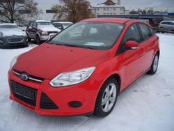 Rot Gebraucht 2014 Ford Focus Trend Limousine | 6.500 € (Fairer Preis)