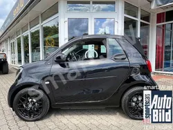 Schwarz Gebraucht 2019 Smart ForTwo Cabrio Cabrio | 20.800 € (Fairer Preis)