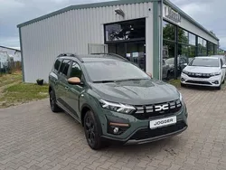 Grün Neu 2025 Dacia Jogger Extreme Kombi | 24.180 € (Fairer Preis)
