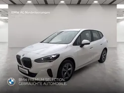 Weiß Gebraucht 2024 BMW 218 Active Tourer Luxury Line Van / Kleinbus | 29.306 € (Superpreis)
