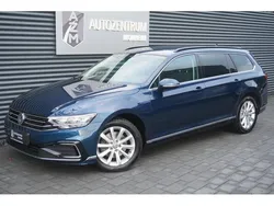 (sonderlackierung aquamarinblau metallic) Gebraucht 2020 VW Passat GTE Kombi | 25.930 € (Etwas zu teuer)