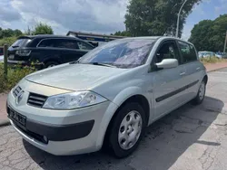 Gold Gebraucht 2004 Renault Mégane II Luxe Limousine | 2.490 € (Etwas zu teuer)