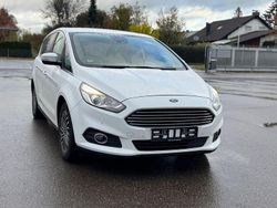 Weiß Gebraucht 2019 Ford S-MAX Titanium Van / Kleinbus | 10.500 €