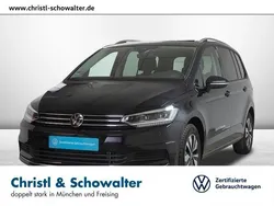 Deep black perleffekt Gebraucht 2024 VW Touran Move Van / Kleinbus | 41.983 € (Teuer)