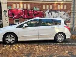 Weiß Gebraucht 2008 Peugeot 308 Kombi | 2.100 €