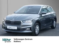 Grau Gebraucht 2022 Skoda Fabia Style Limousine | 17.480 € (Etwas zu teuer)