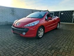 Rot Gebraucht 2009 Peugeot 207 CC Cabrio | 4.490 € (Fairer Preis)