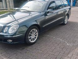Grün Gebraucht 2007 Mercedes E220 Kombi | 5.850 € (Fairer Preis)