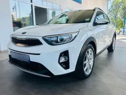 Weiß Gebraucht 2020 Kia Stonic Spirit SUV | 19.520 € (Teuer)