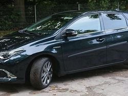 Blau Gebraucht 2016 Toyota Auris Hybrid Executive Limousine | 14.800 € (Fairer Preis)