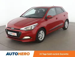 Rot Gebraucht 2017 Hyundai i20 Passion Limousine | 9.760 € (Fairer Preis)