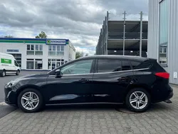 Schwarz Gebraucht 2020 Ford Focus Cool & Connect Limousine | 11.890 € (Guter Preis)