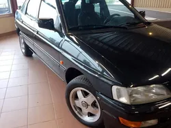 Grün Gebraucht 1995 Ford Escort Limousine | 5.900 €