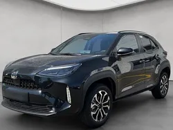 Schwarz Neu 2025 Toyota Yaris Cross SUV | 29.990 €