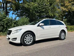 Weiß Gebraucht 2011 Mercedes R350 Van / Kleinbus | 9.950 €