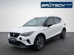 Weiß / midnight schwarz metallic Gebraucht 2023 Seat Arona FR SUV | 22.580 € (Etwas zu teuer)