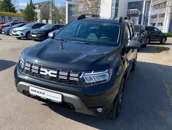 Perlmuttschwarz metallic Gebraucht 2024 Dacia Duster Journey SUV | 25.790 € (Fairer Preis)