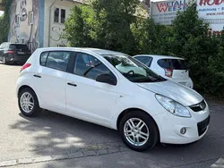 Coral white / sol Gebraucht 2012 Hyundai i20 Classic Kleinwagen | 2.890 € (Fairer Preis)