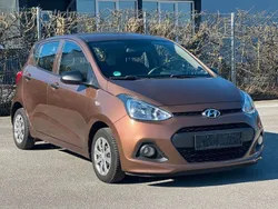 Braun Gebraucht 2016 Hyundai i10 Passion Kleinwagen | 5.600 € (Guter Preis)