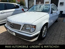 Weiß Gebraucht 1992 Mercedes E300 Coupé | 16.990 €