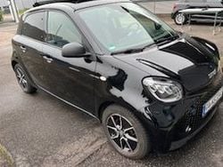 Schwarz Gebraucht 2021 Smart ForFour Electric Drive Passion Kleinwagen | 11.600 € (Fairer Preis)